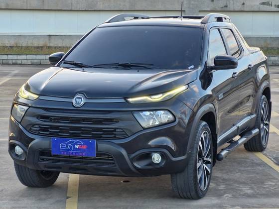 FIAT TORO 2.0 16V TURBO DIESEL ULTRA 4WD AT9 FIAT TORO 2.0 16V TURBO DIESEL ULTRA 4WD AT9